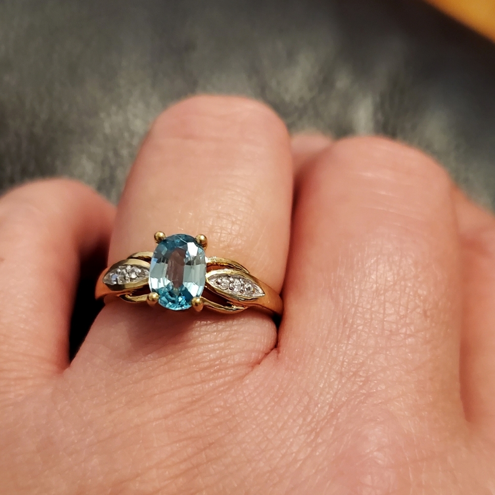 Blue Topaz Ring - Picture 10 of 11